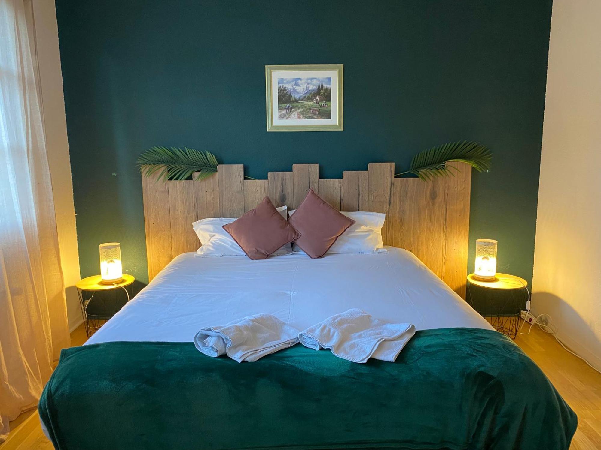 - Du Midi Hotel
