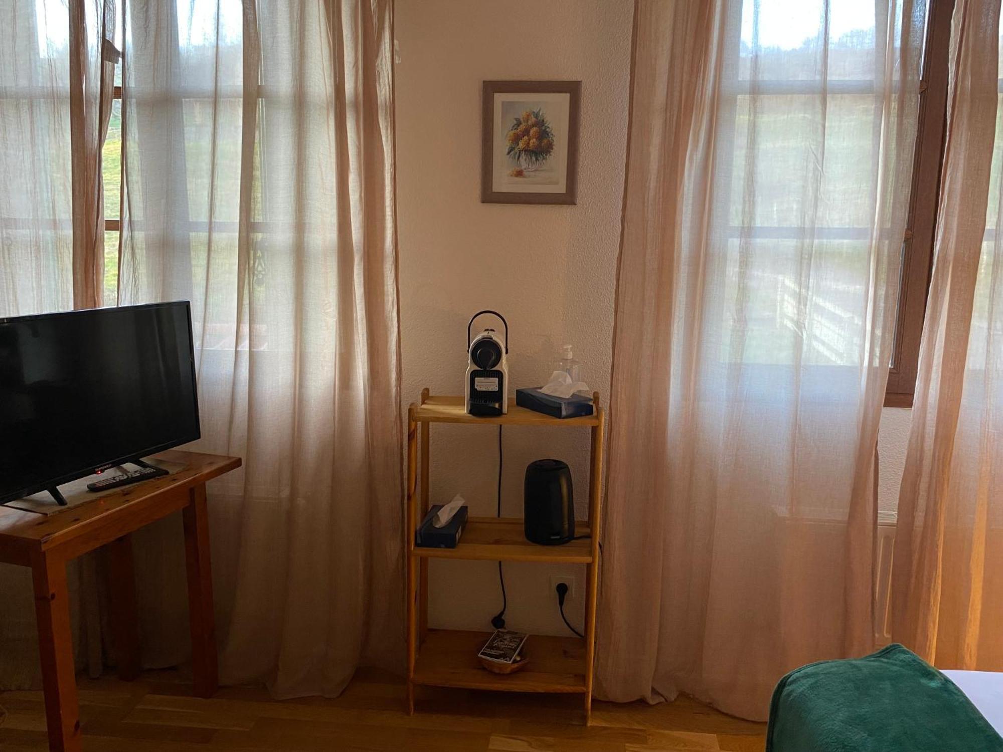 - Du Midi Hotel *