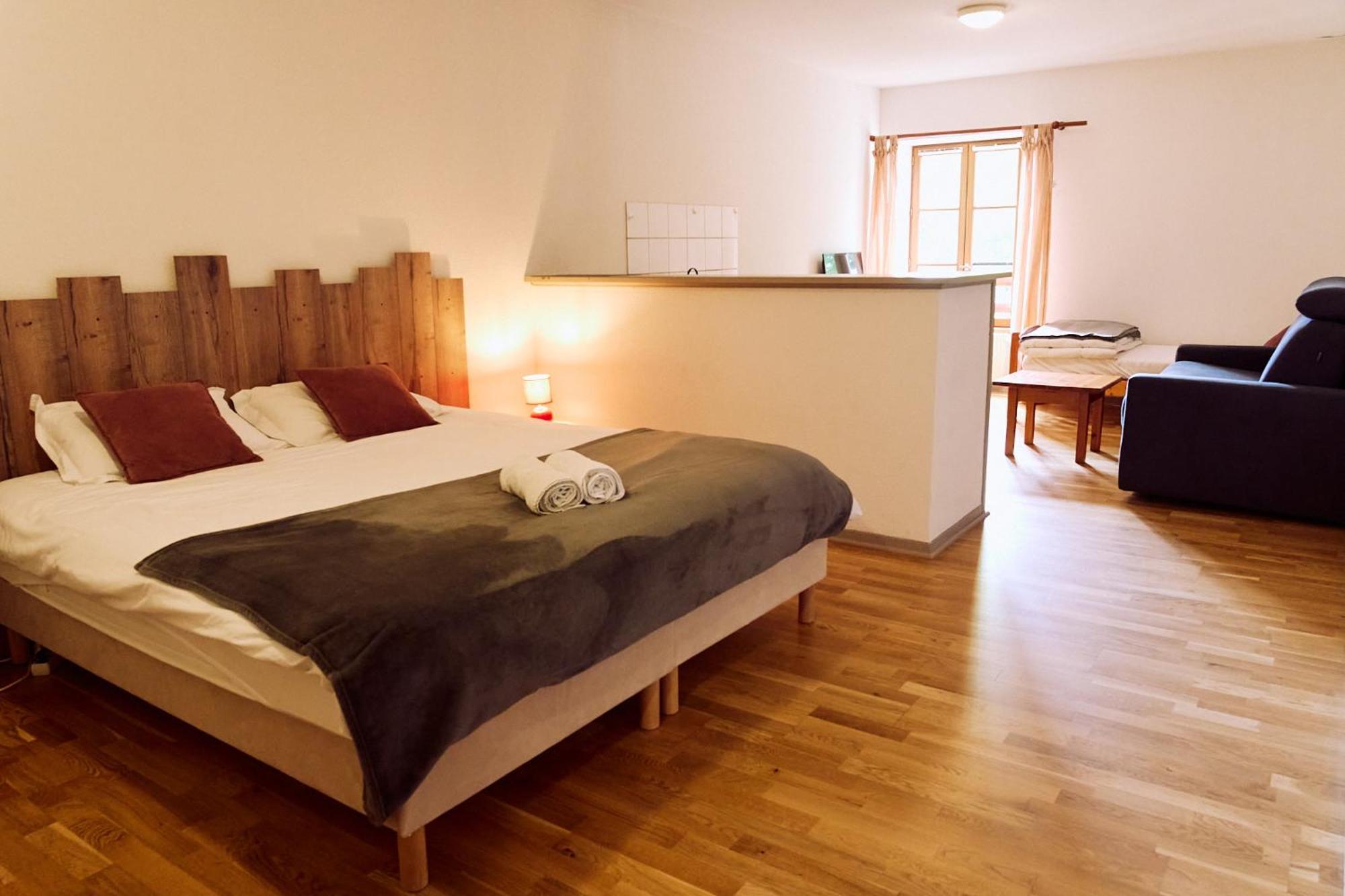 Hotel - Du Midi Saint-Antoine (Isere)